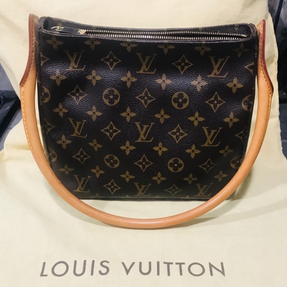🎉Authentic Louis Vuitton Monogram Looping MM